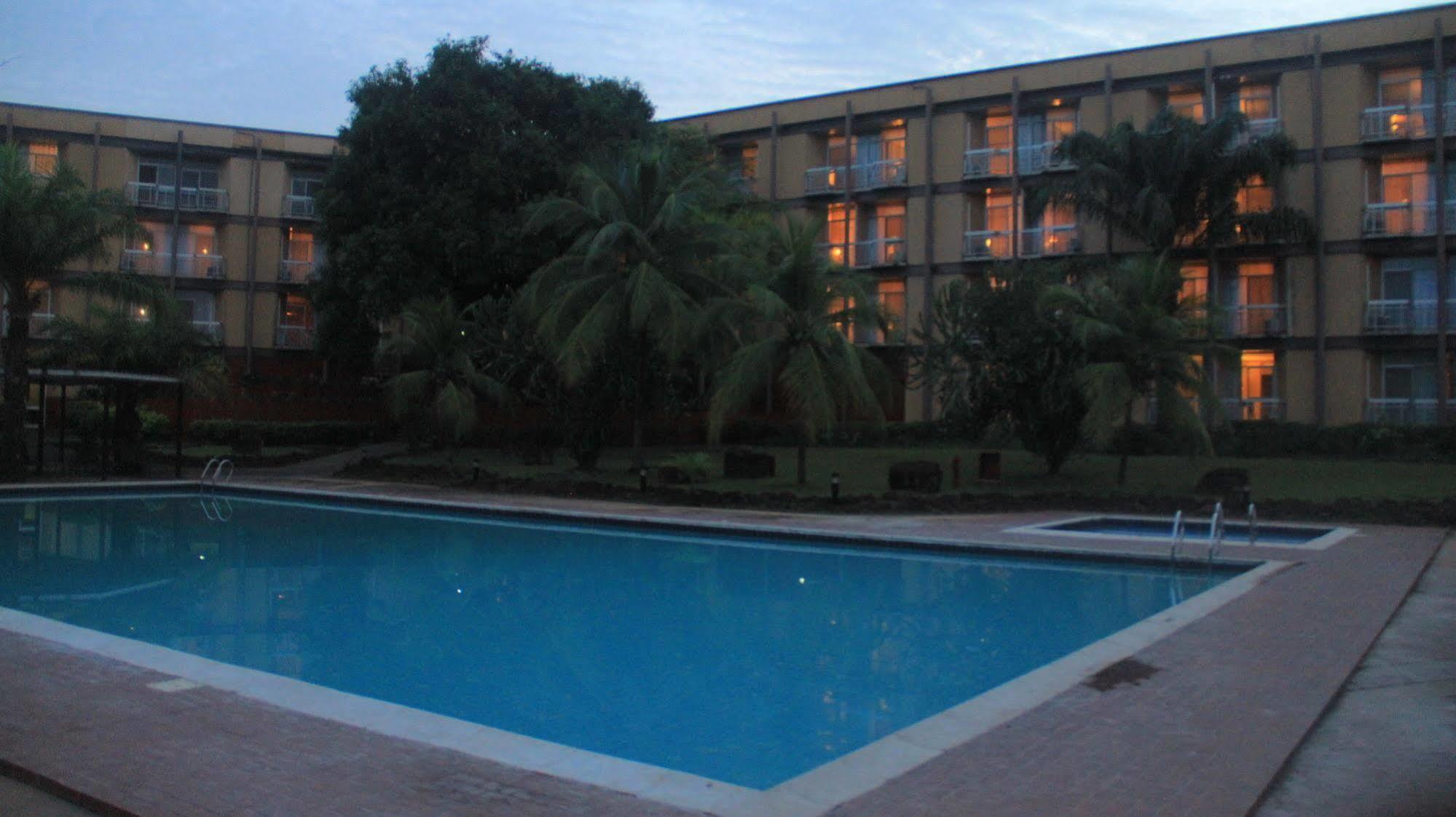 אנוגו Nike Lake Resort מראה חיצוני תמונה